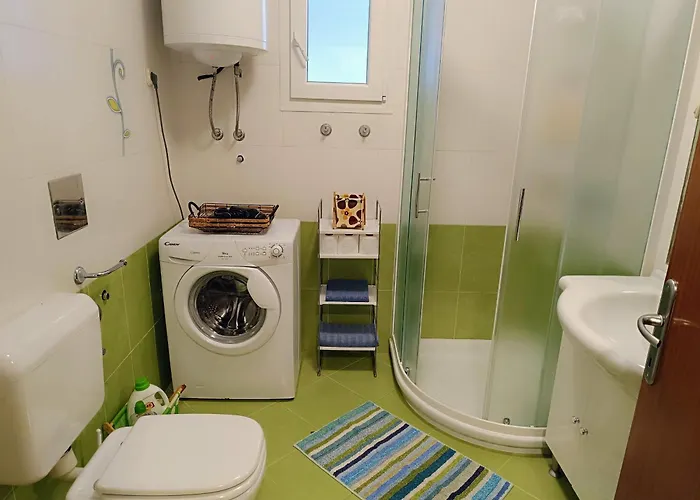 Travel Stop * Πόρετς