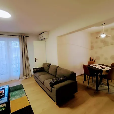 Travel Stop Apartment *